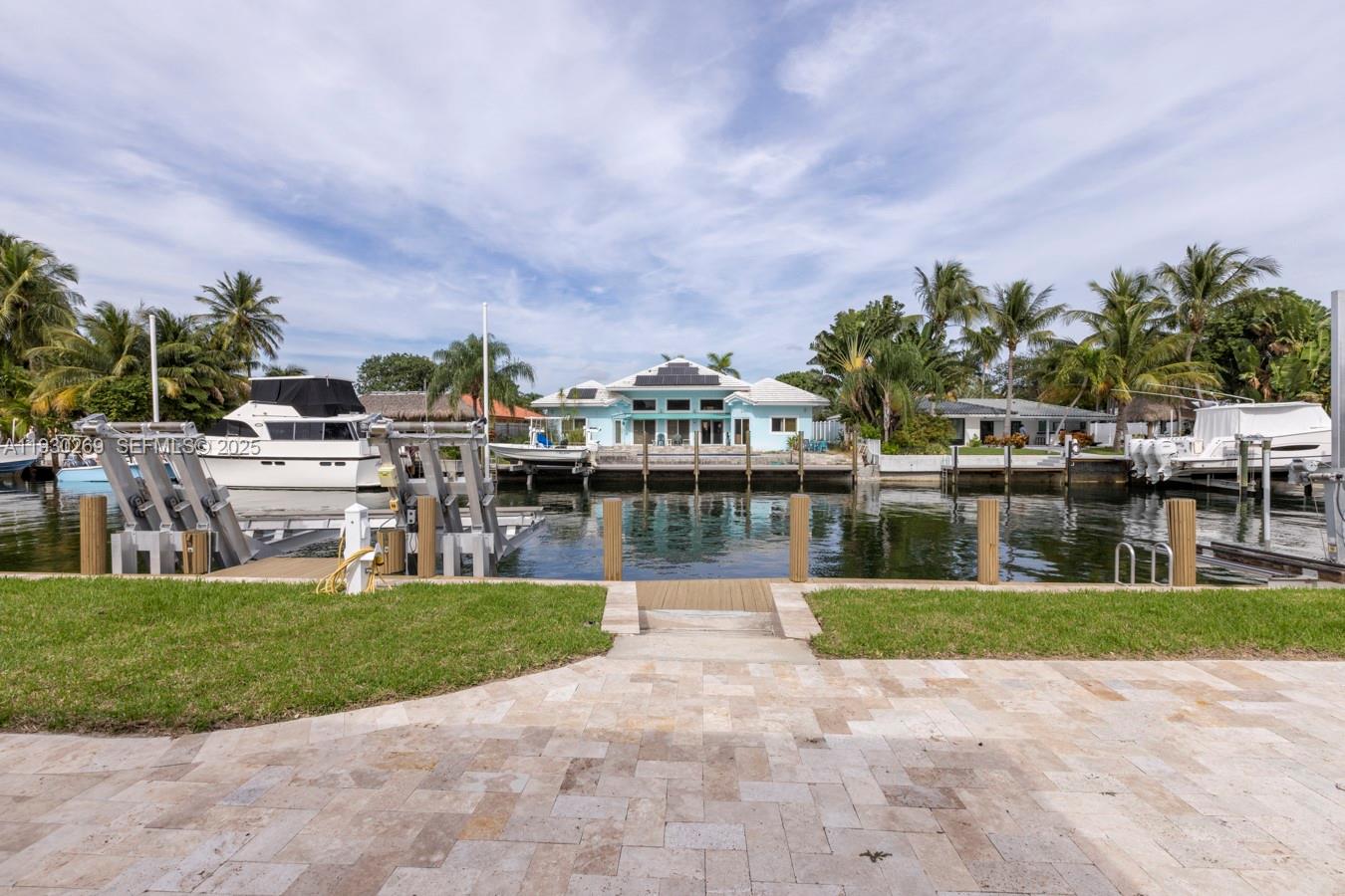 2875 NE 19th St Pompano Beach, FL 33062