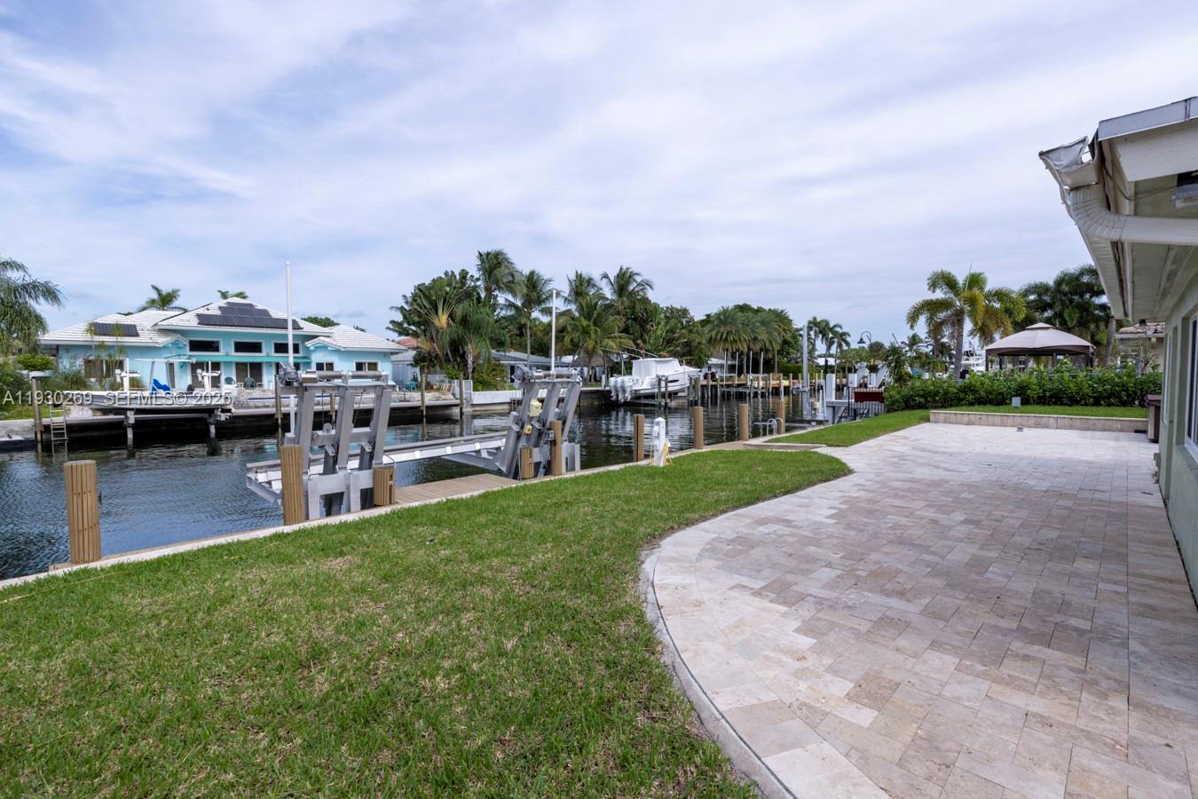 2875 NE 19th St Pompano Beach, FL 33062