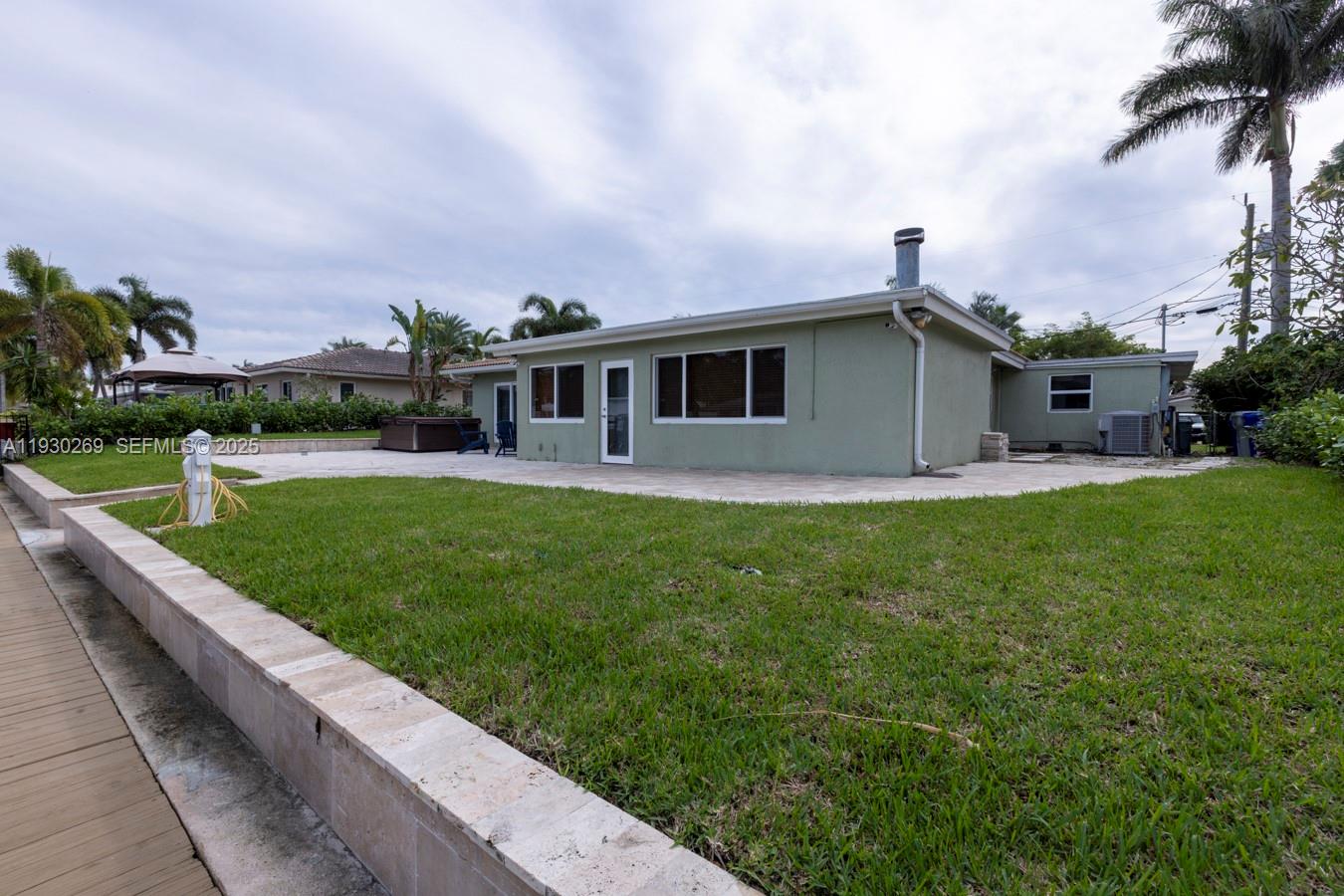 2875 NE 19th St Pompano Beach, FL 33062