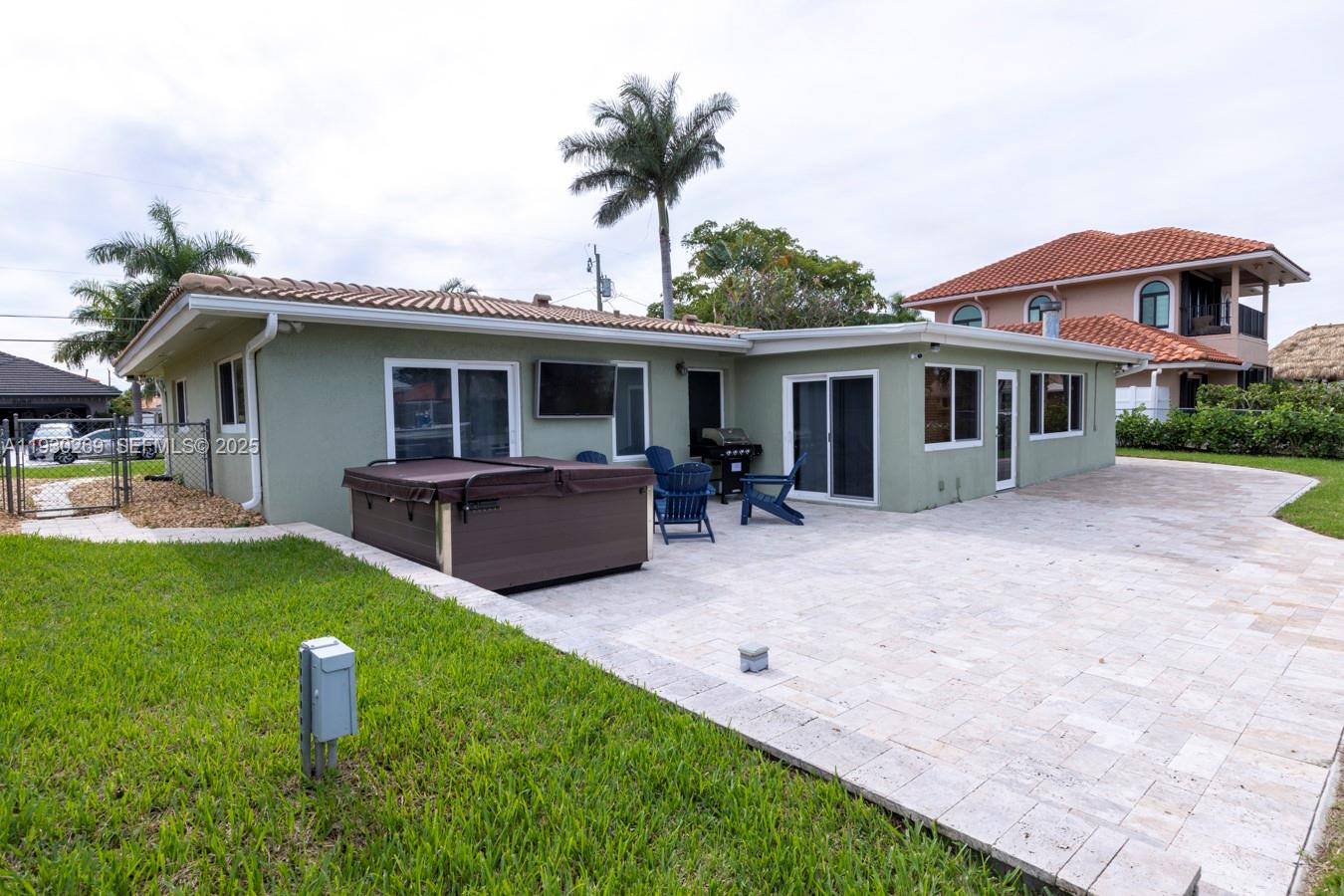 2875 NE 19th St Pompano Beach, FL 33062