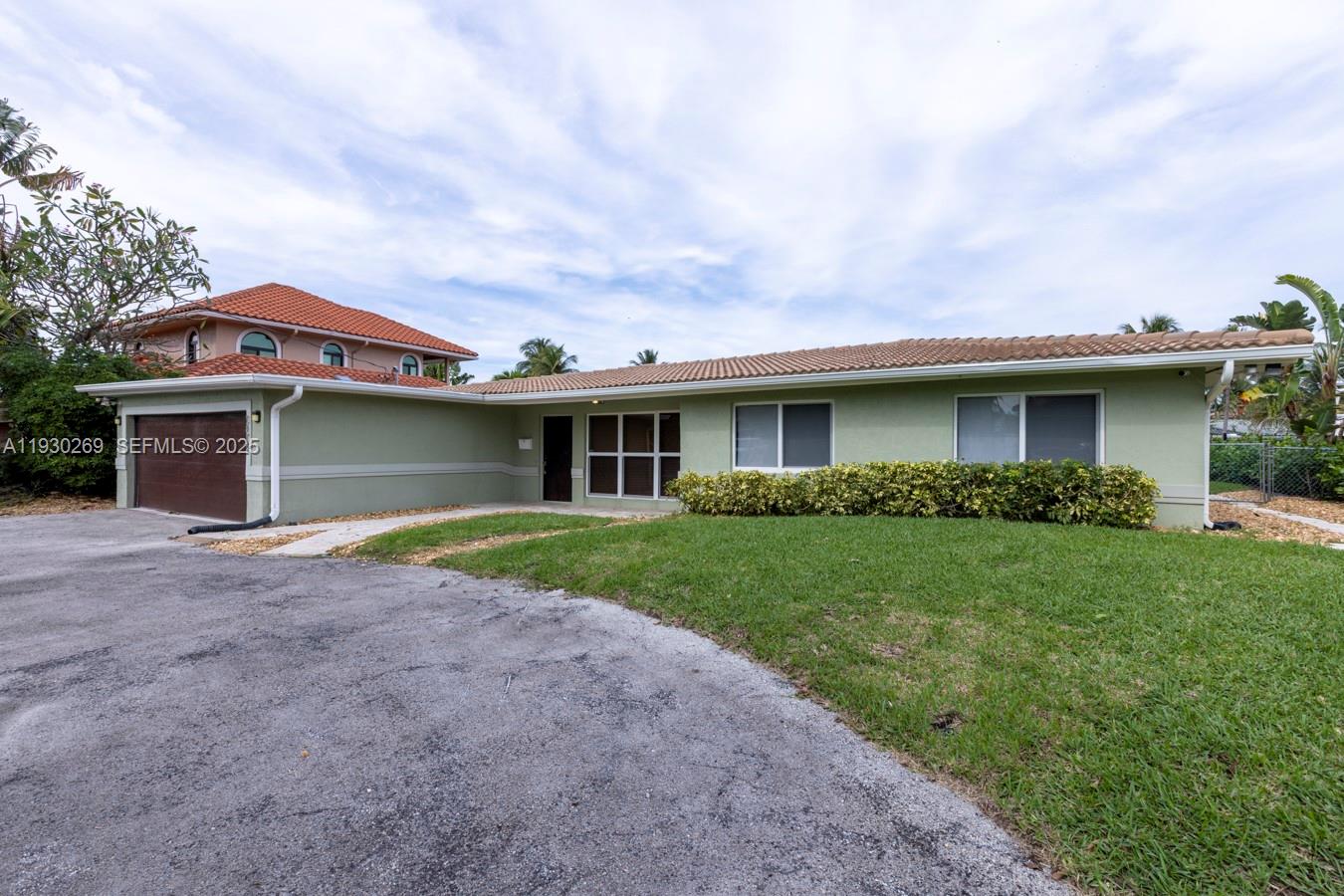 2875 NE 19th St Pompano Beach, FL 33062