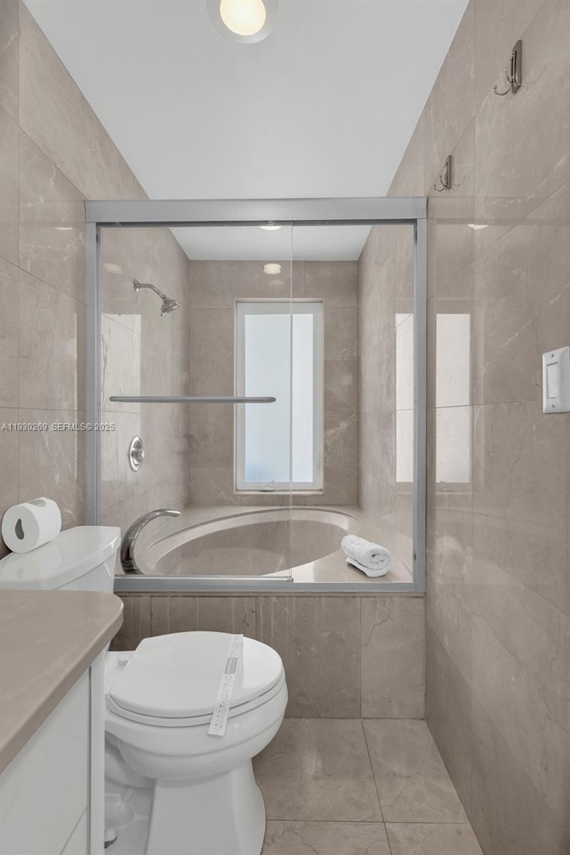 2875 NE 19th St Pompano Beach, FL 33062