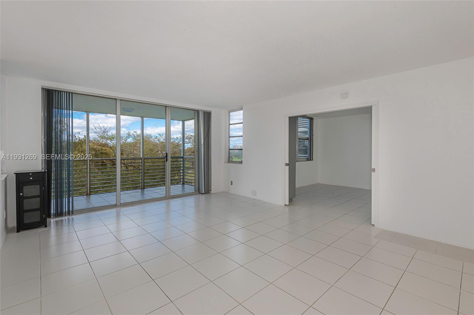 625 Oaks Dr #503 Pompano Beach, FL 33069