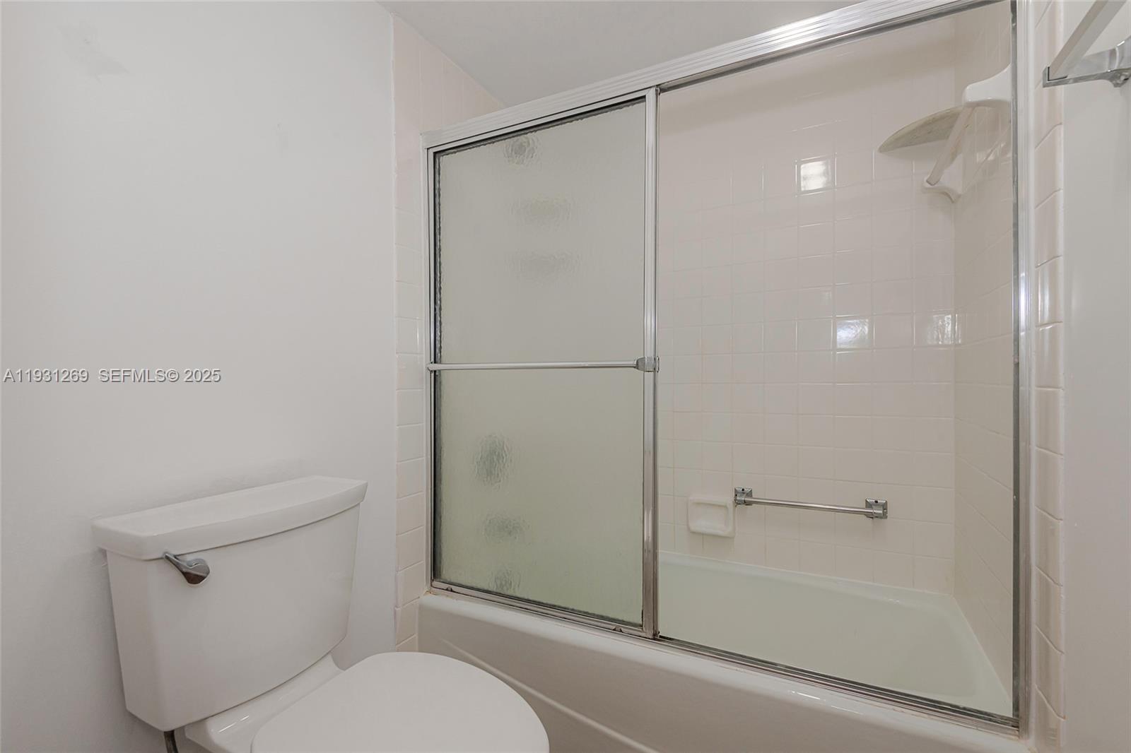 625 Oaks Dr #503 Pompano Beach, FL 33069