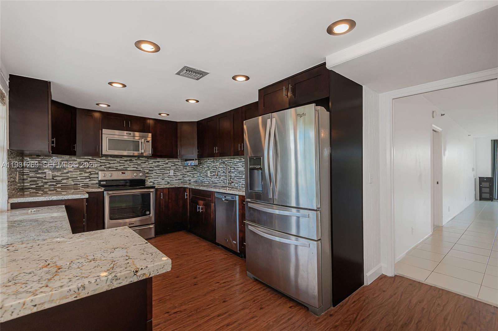 625 Oaks Dr #503 Pompano Beach, FL 33069