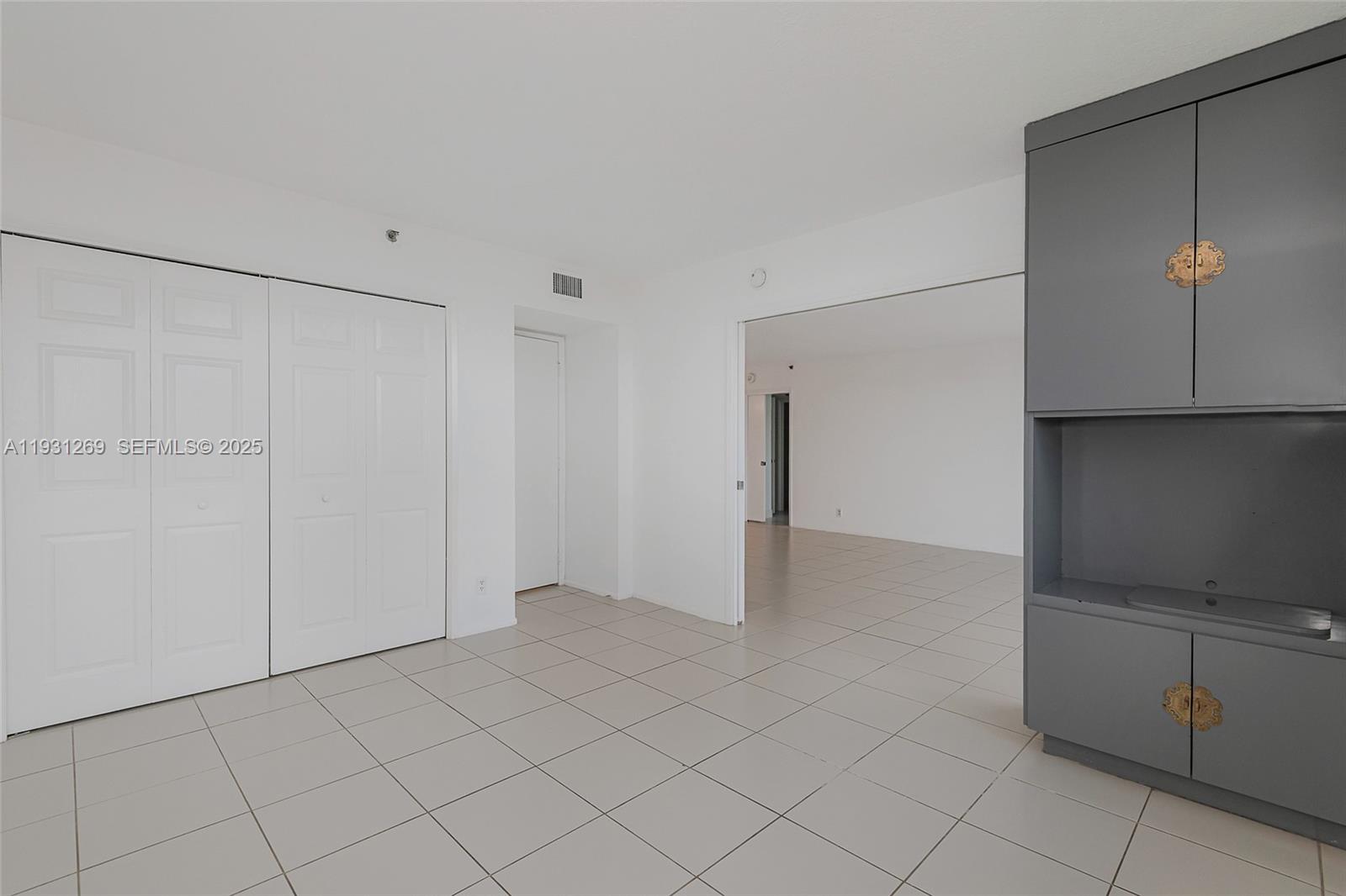 625 Oaks Dr #503 Pompano Beach, FL 33069