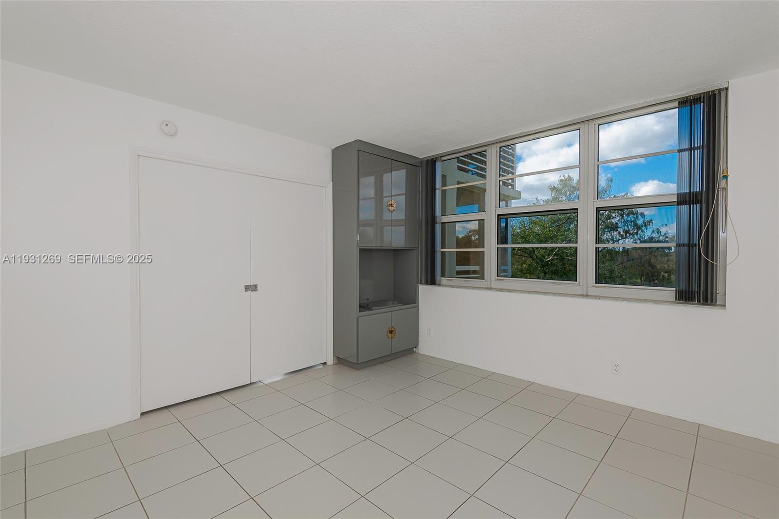 625 Oaks Dr #503 Pompano Beach, FL 33069