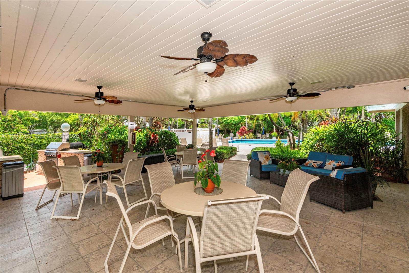 625 Oaks Dr #503 Pompano Beach, FL 33069