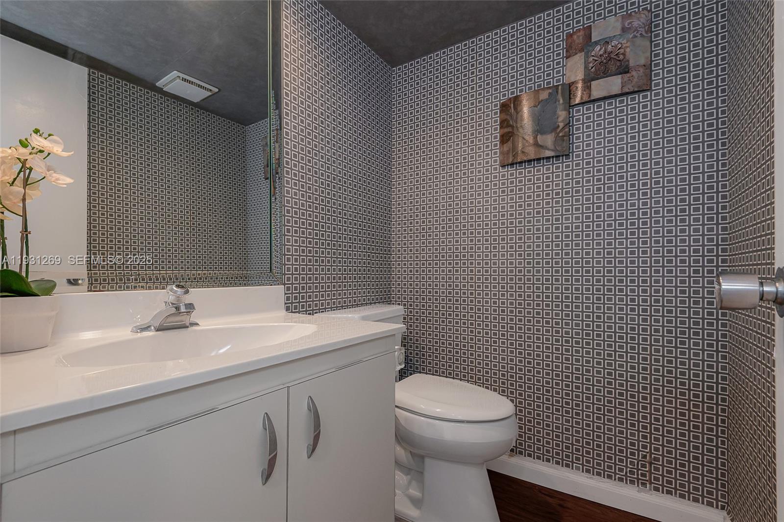 625 Oaks Dr #503 Pompano Beach, FL 33069