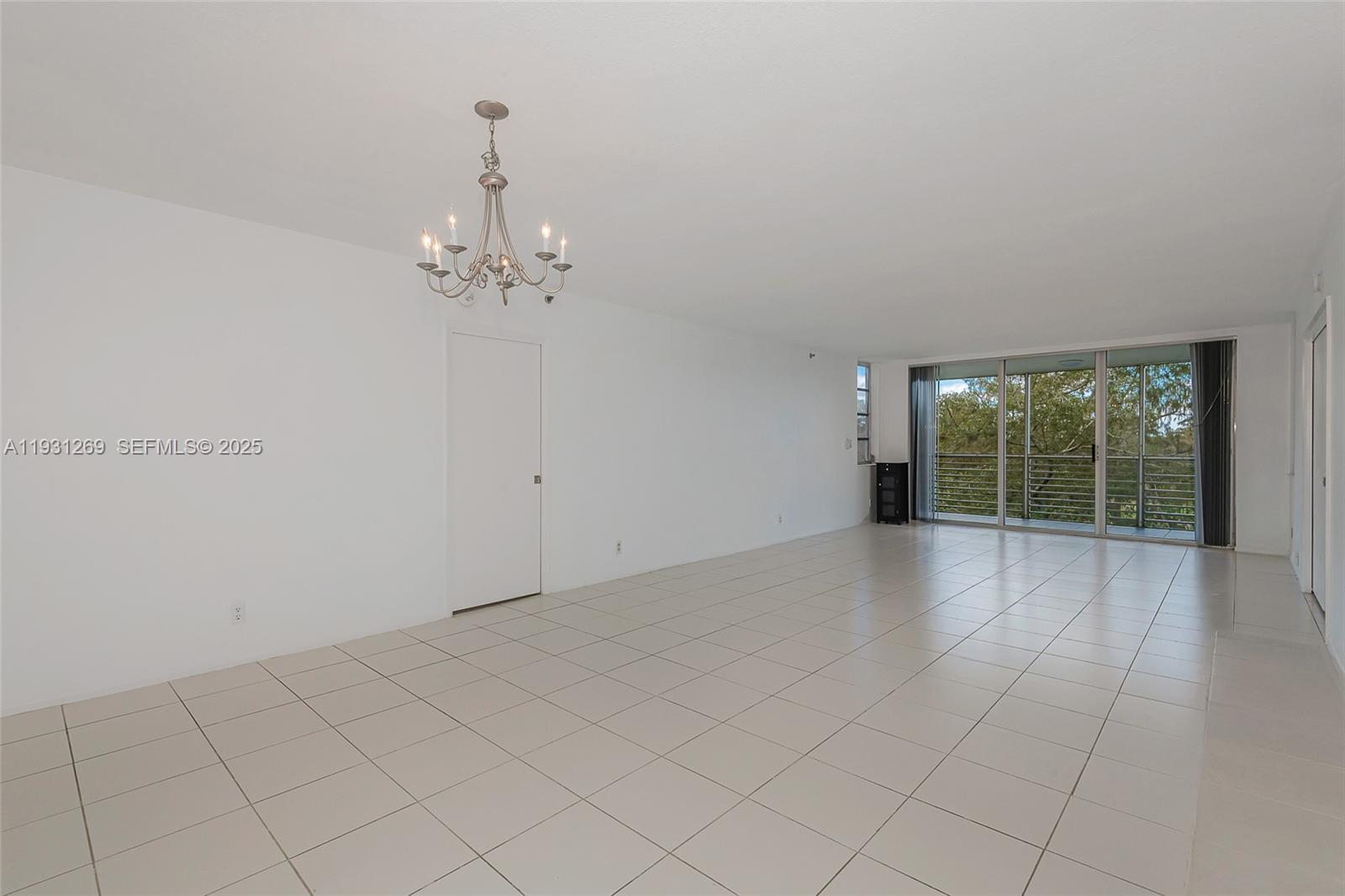 625 Oaks Dr #503 Pompano Beach, FL 33069