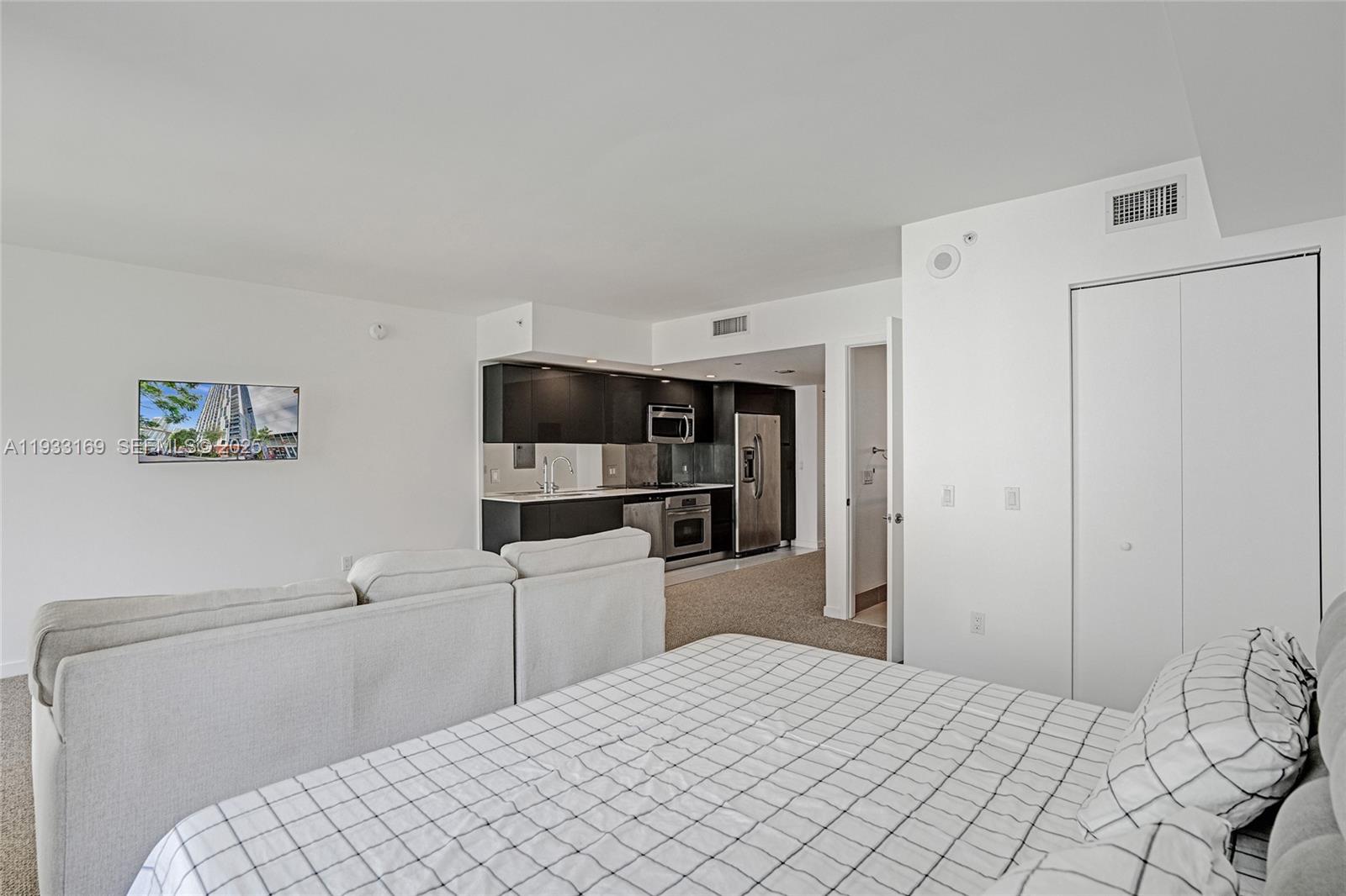 31 SE 6th St #805 Miami, FL 33131