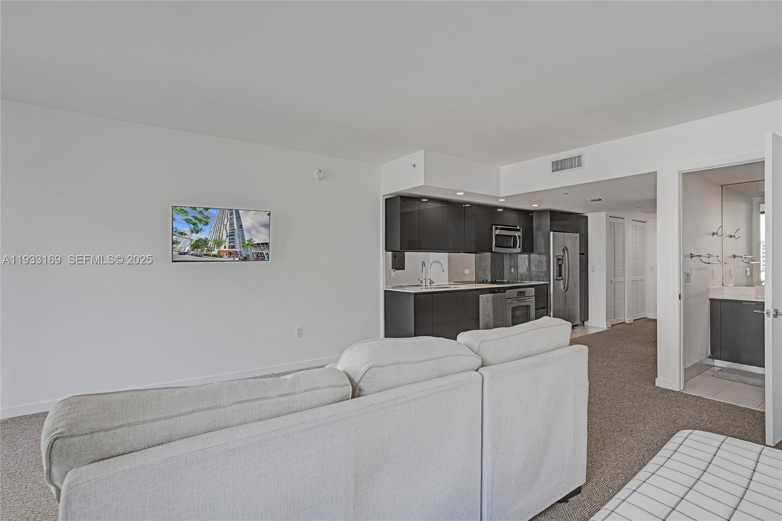 31 SE 6th St #805 Miami, FL 33131