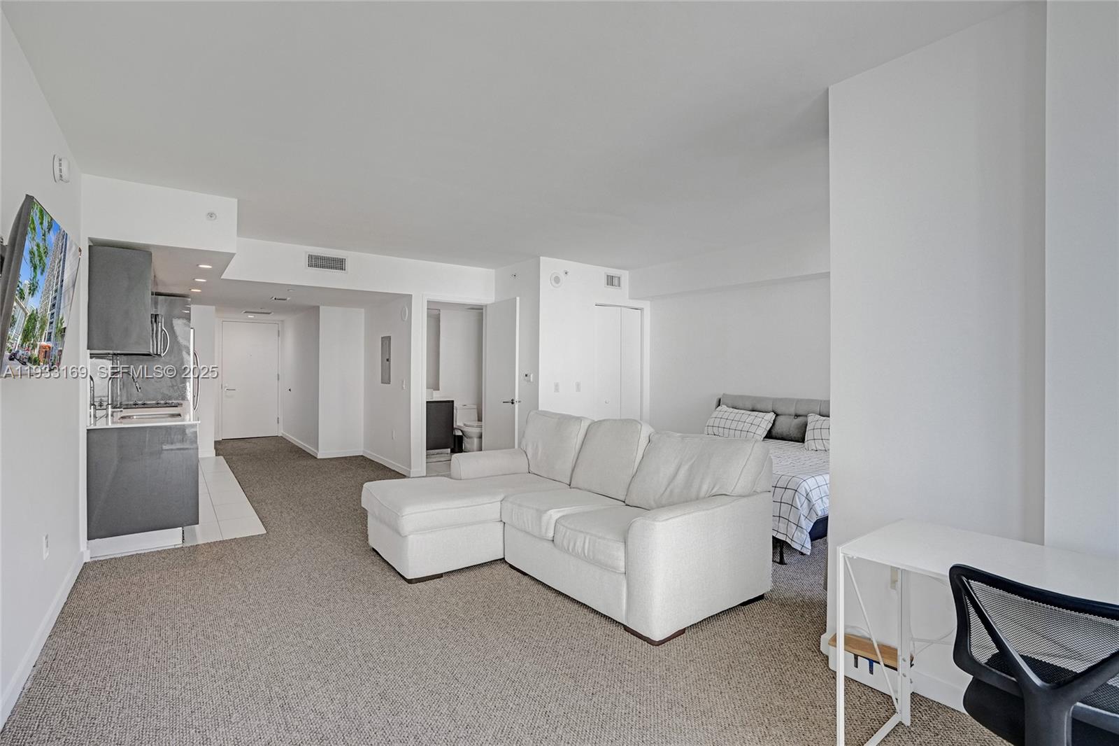 31 SE 6th St #805 Miami, FL 33131