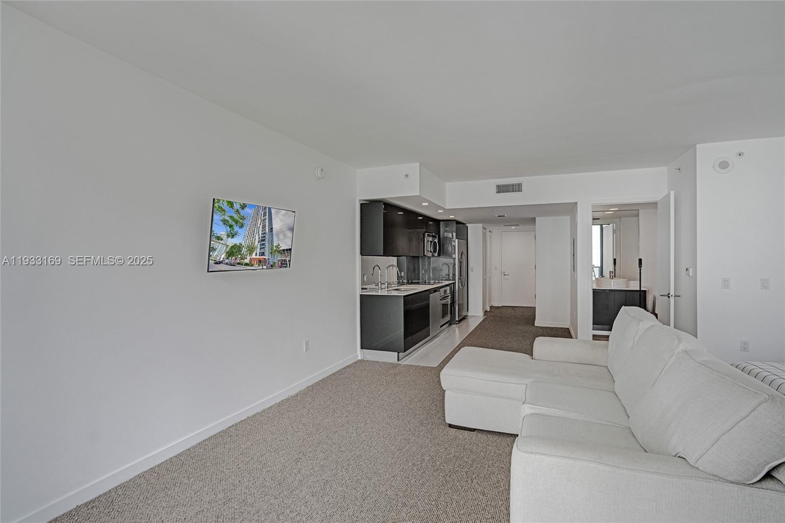 31 SE 6th St #805 Miami, FL 33131