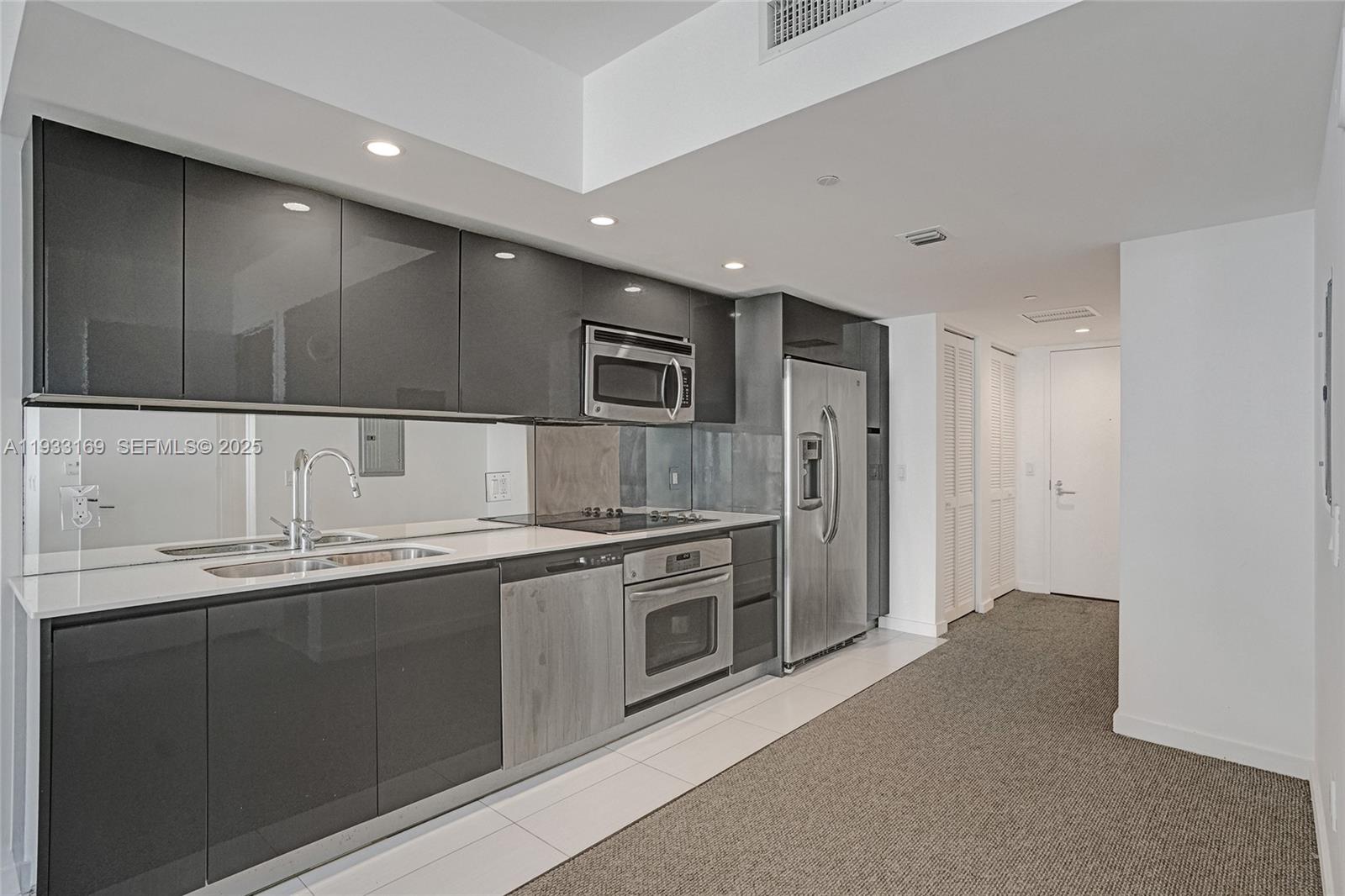 31 SE 6th St #805 Miami, FL 33131