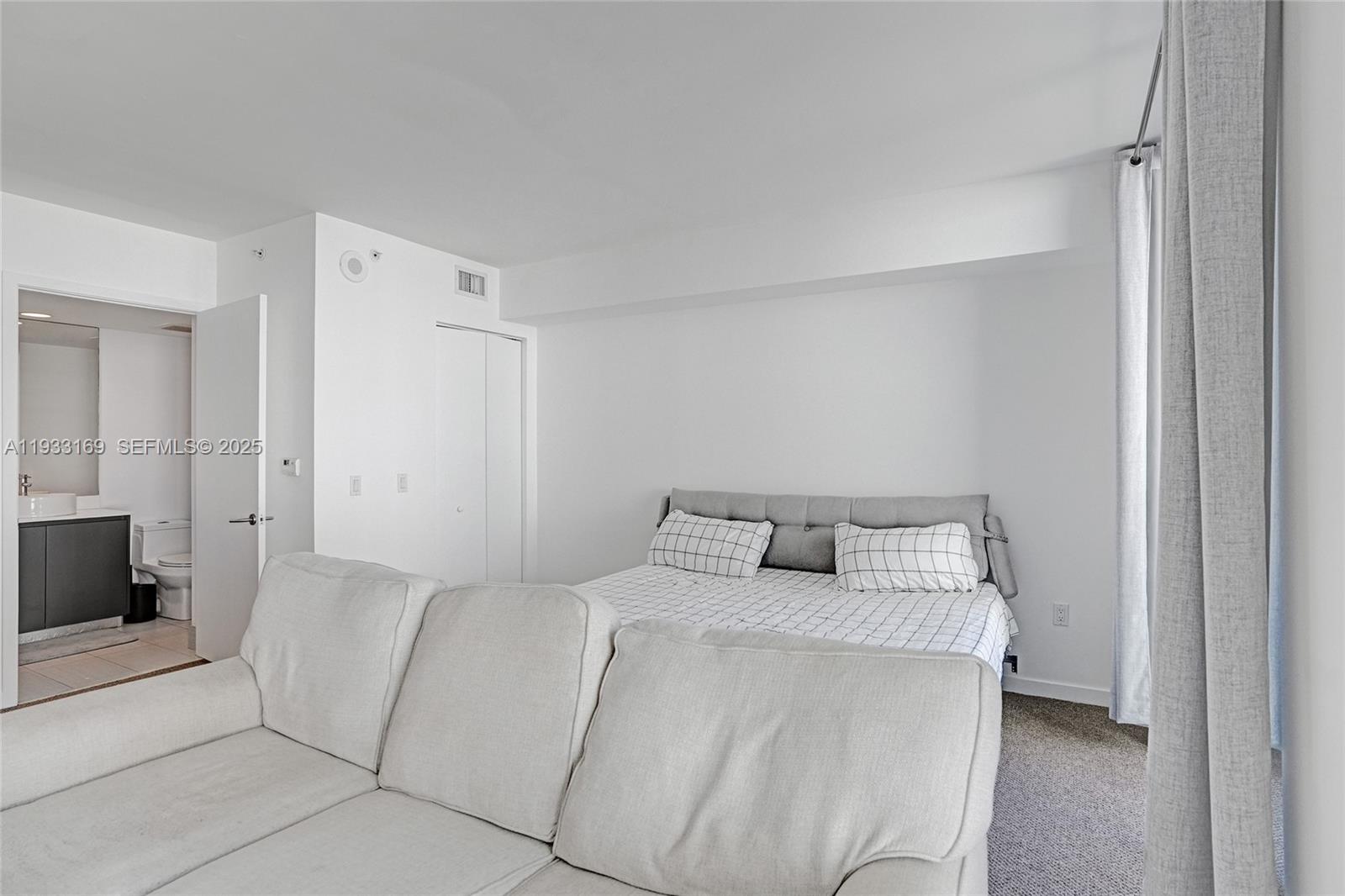 31 SE 6th St #805 Miami, FL 33131