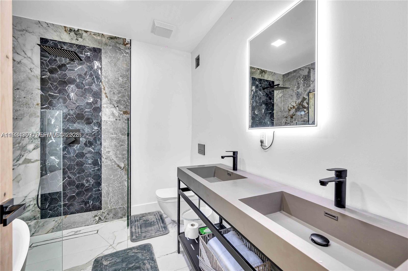 4708 Alton Rd Miami Beach, FL 33140