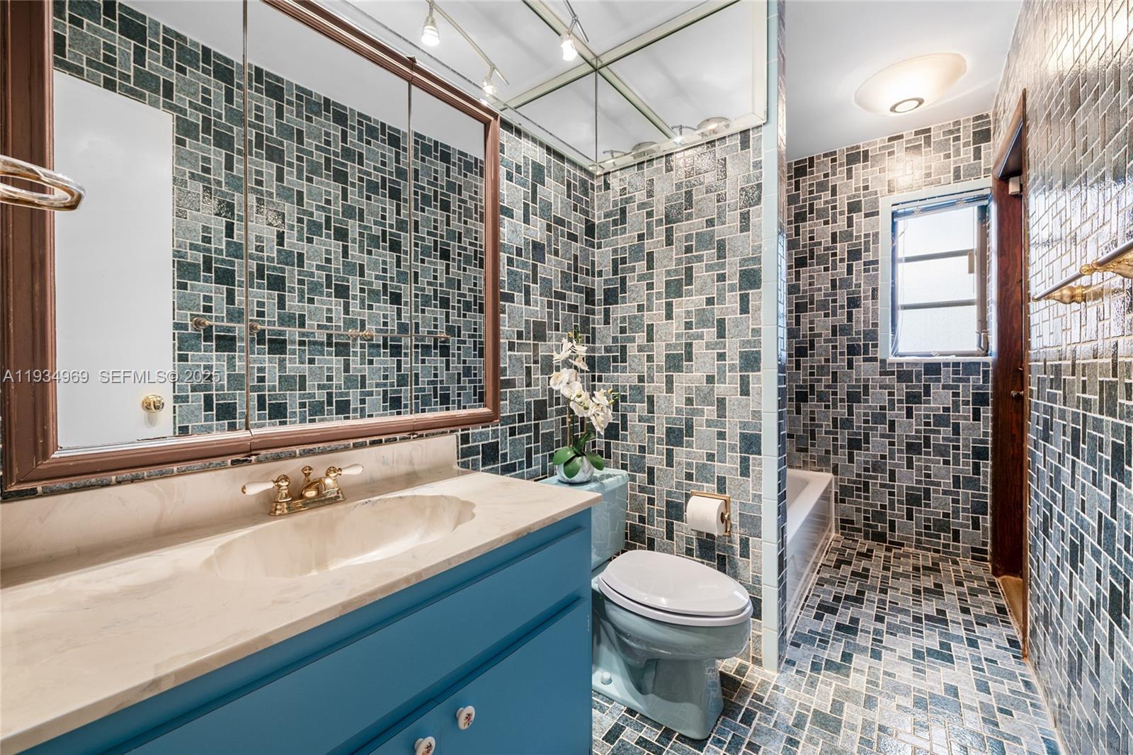 7524 SW 78th Ter Miami, FL 33143