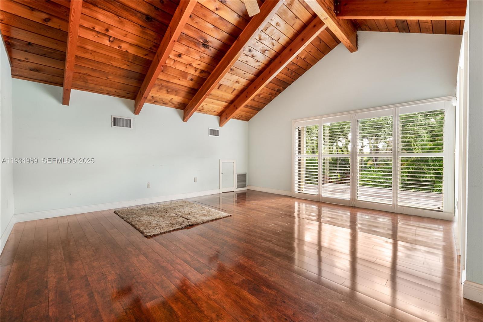 7524 SW 78th Ter Miami, FL 33143