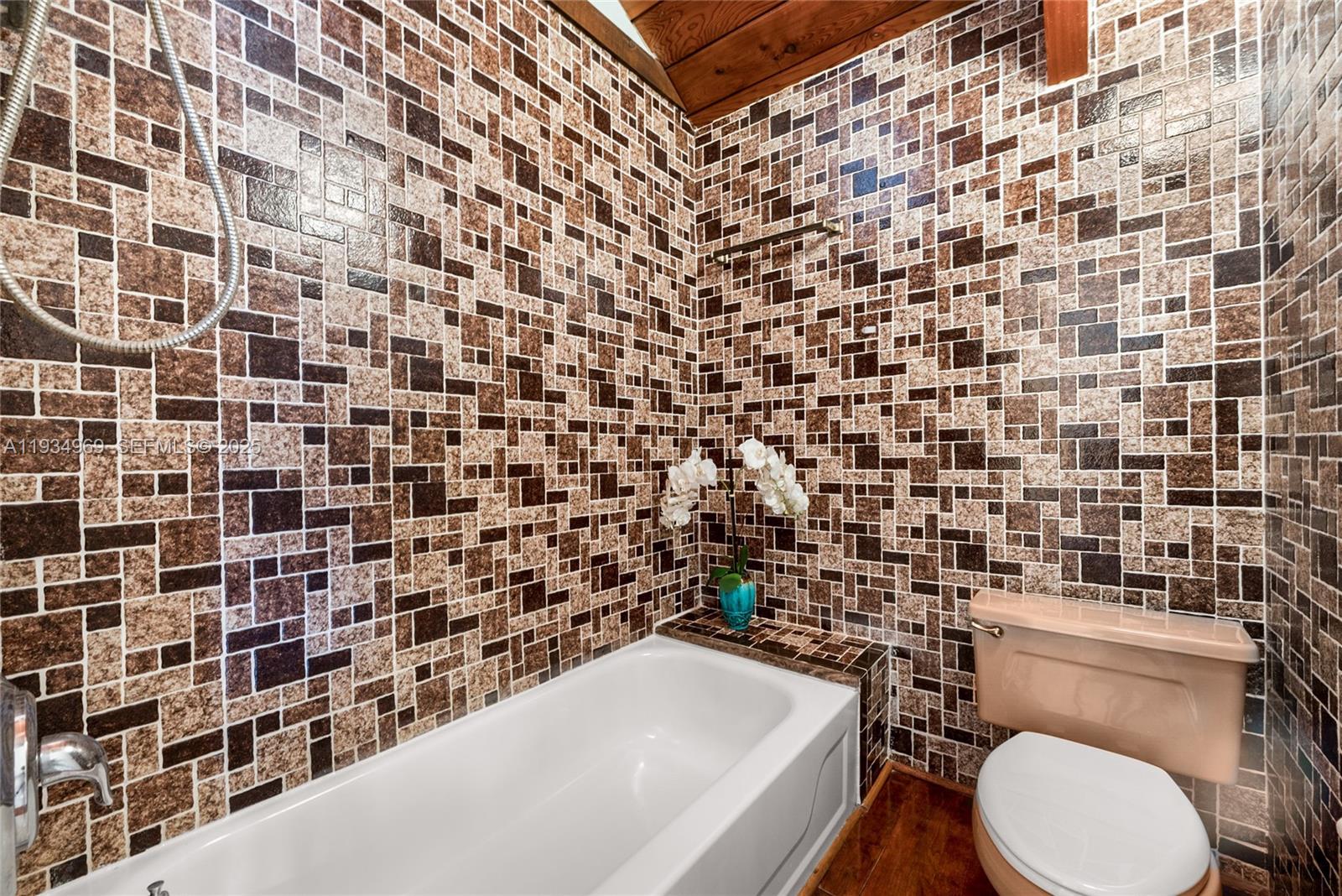 7524 SW 78th Ter Miami, FL 33143