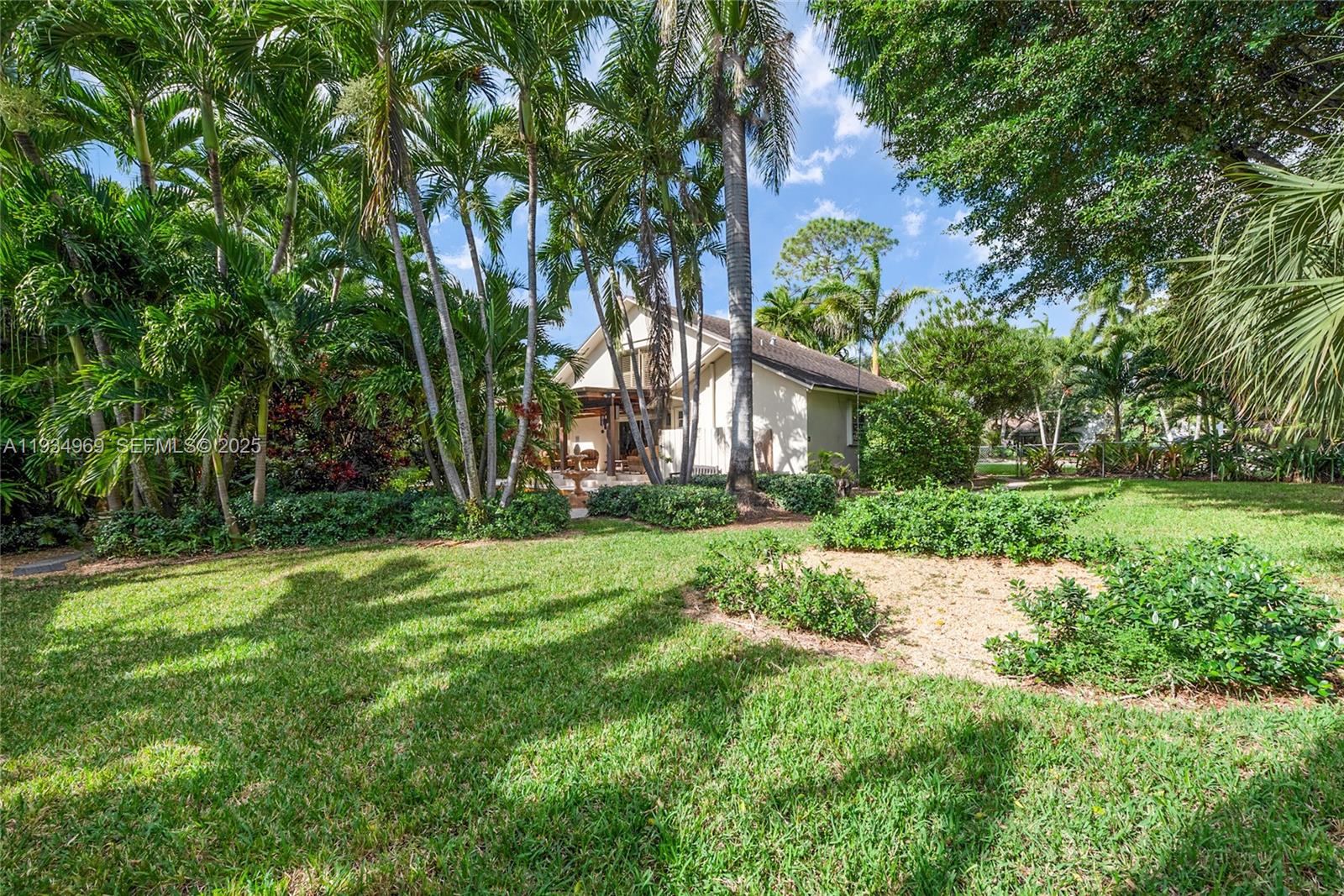 7524 SW 78th Ter Miami, FL 33143