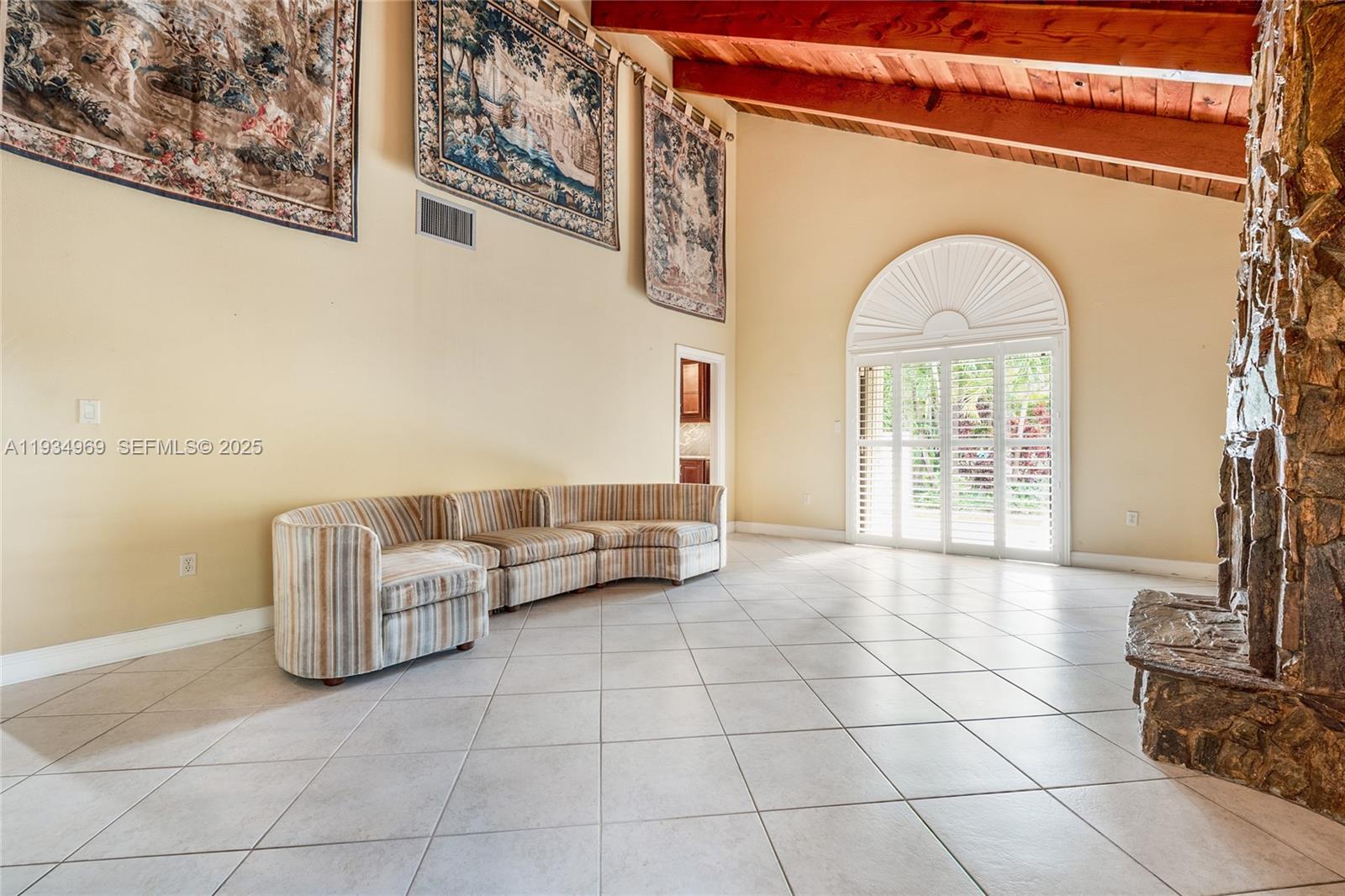 7524 SW 78th Ter Miami, FL 33143