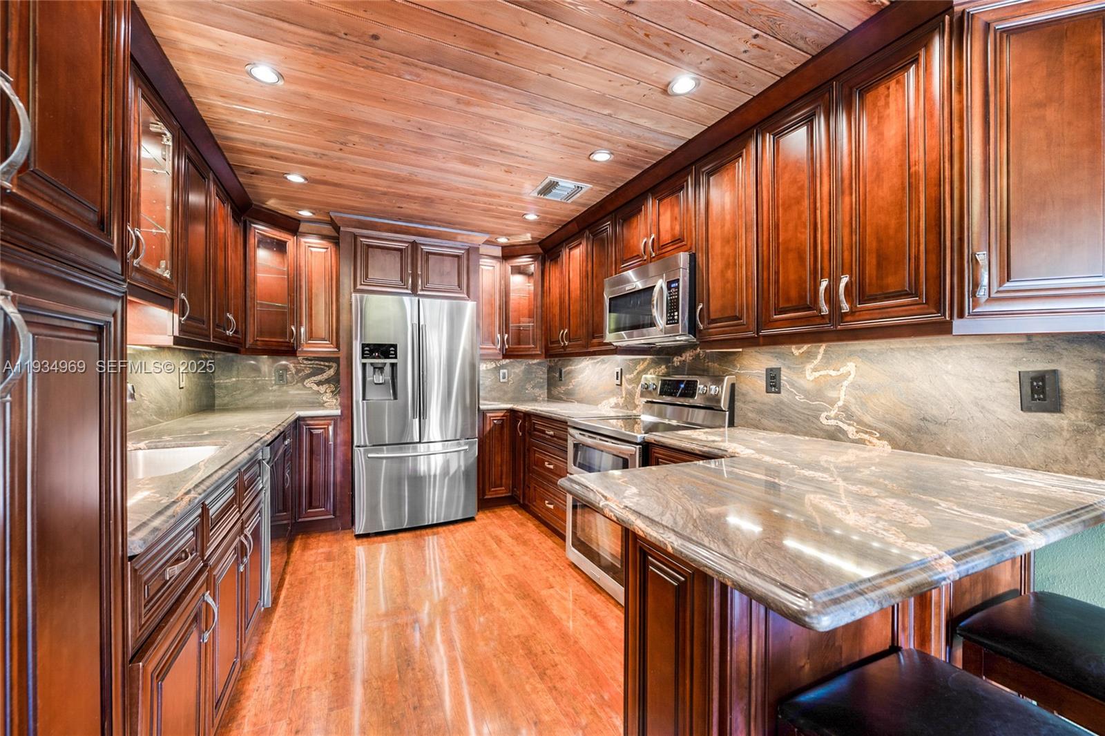 7524 SW 78th Ter Miami, FL 33143