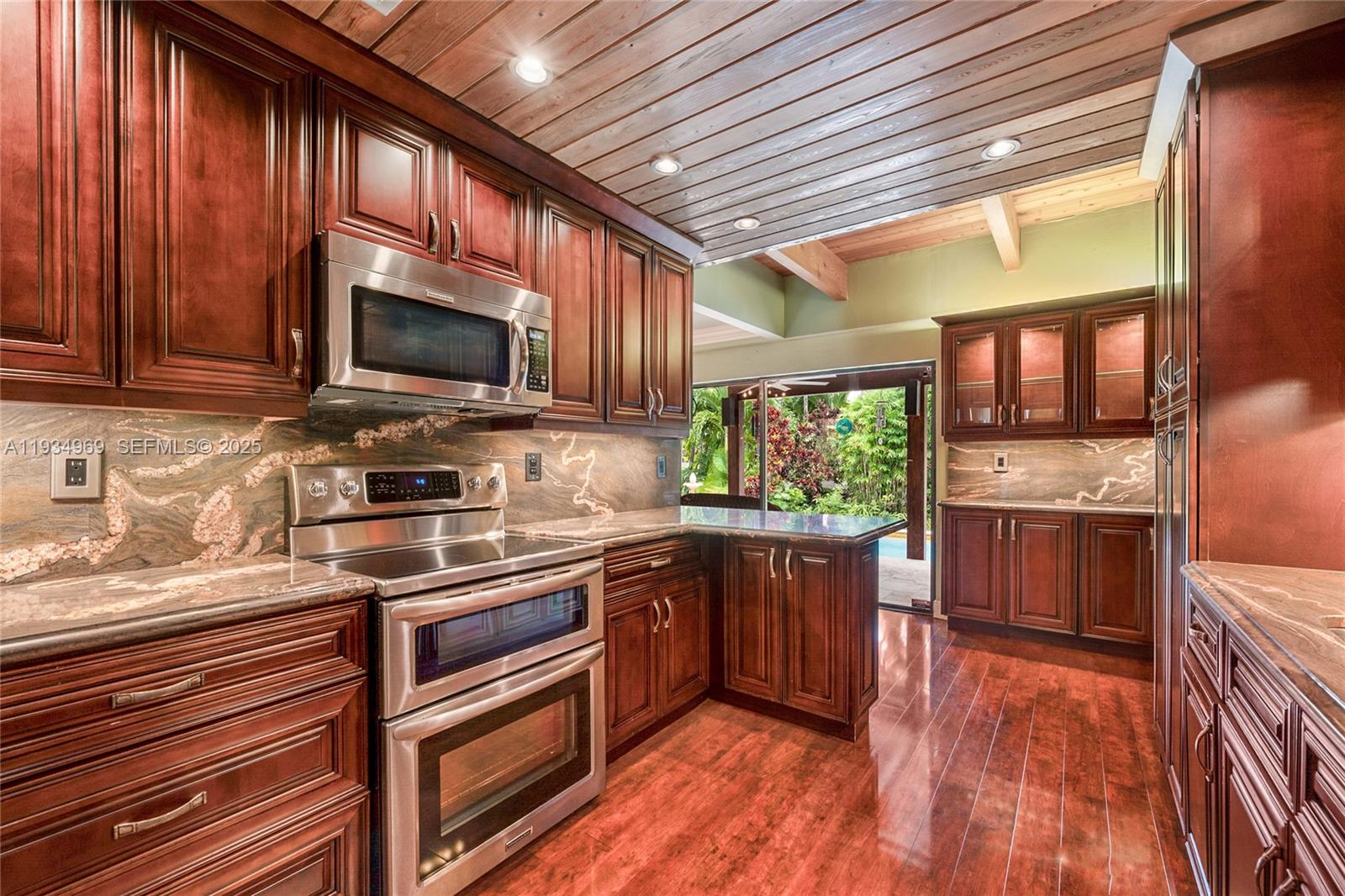 7524 SW 78th Ter Miami, FL 33143