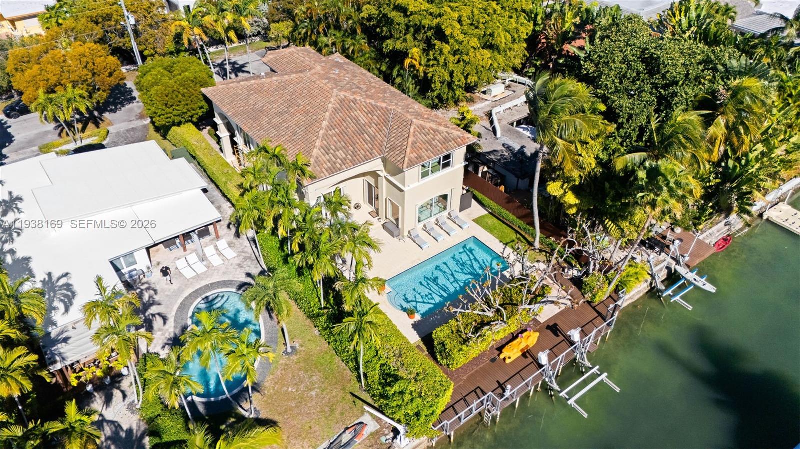 1490 Cleveland Rd Miami Beach, FL 33141