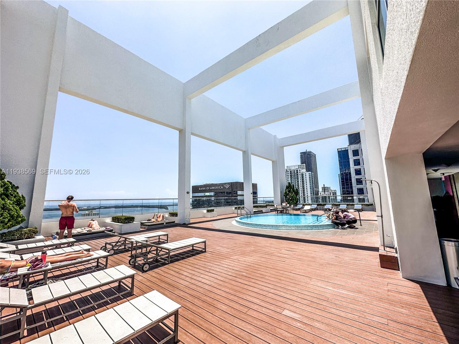 image 500 Brickell East7