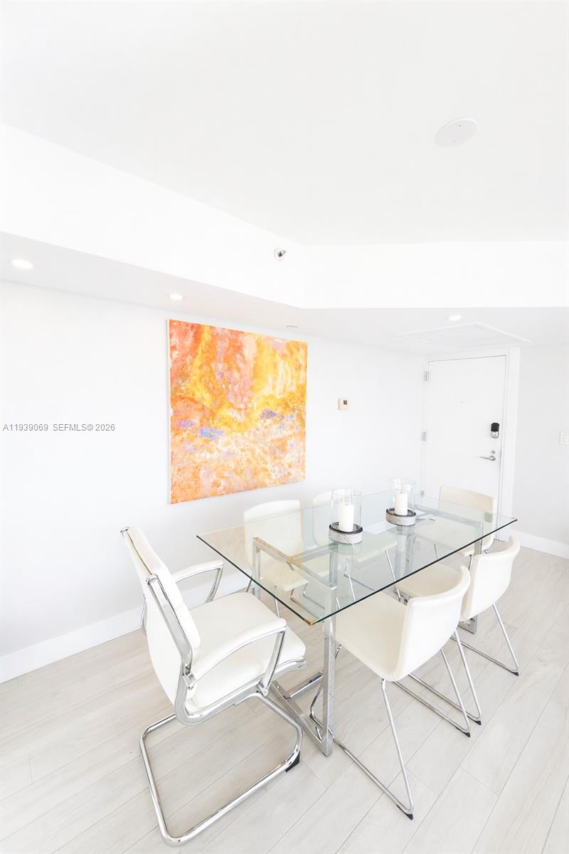 5900 Collins Ave #1405 Miami Beach, FL 33140