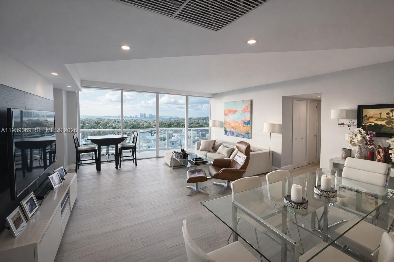 5900 Collins Ave #1405 Miami Beach, FL 33140