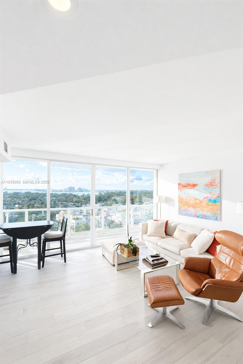 5900 Collins Ave #1405 Miami Beach, FL 33140