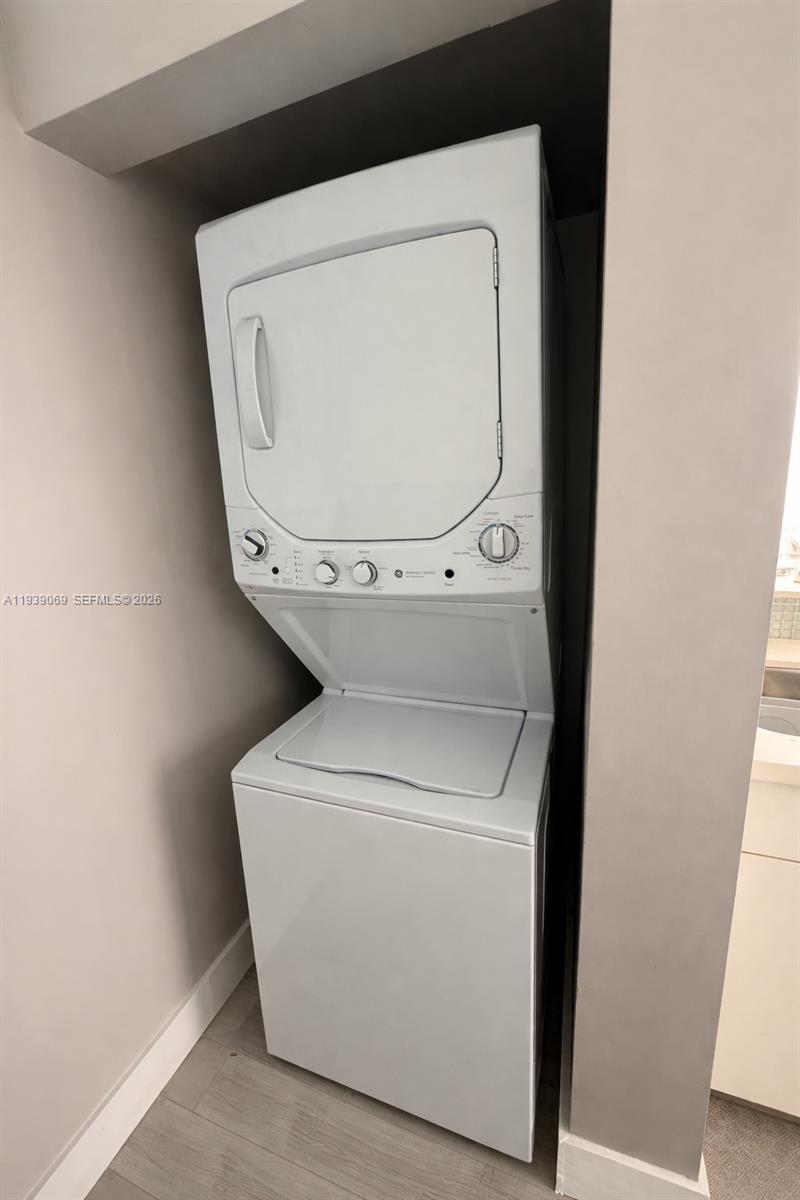 5900 Collins Ave #1405 Miami Beach, FL 33140