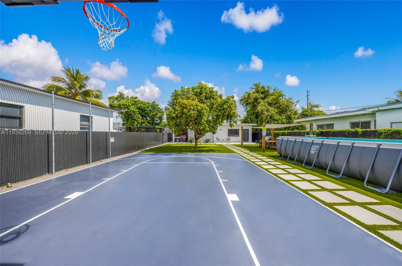 111 NW 53rd St Miami, FL 33127