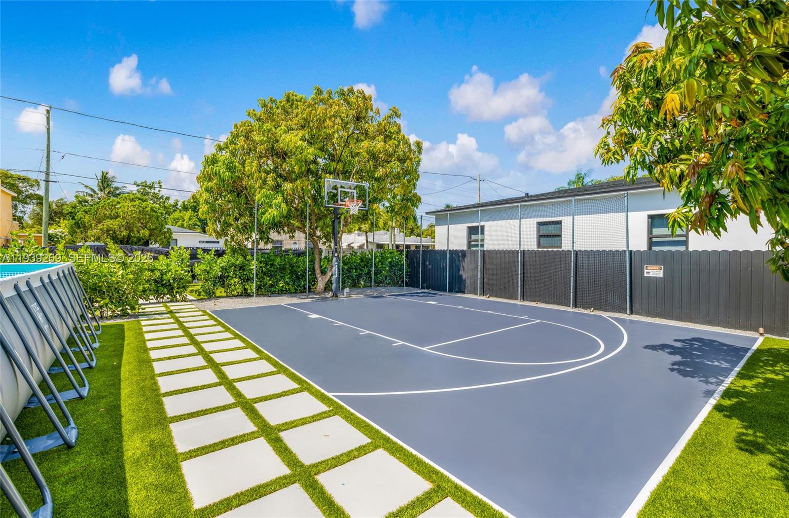 111 NW 53rd St Miami, FL 33127