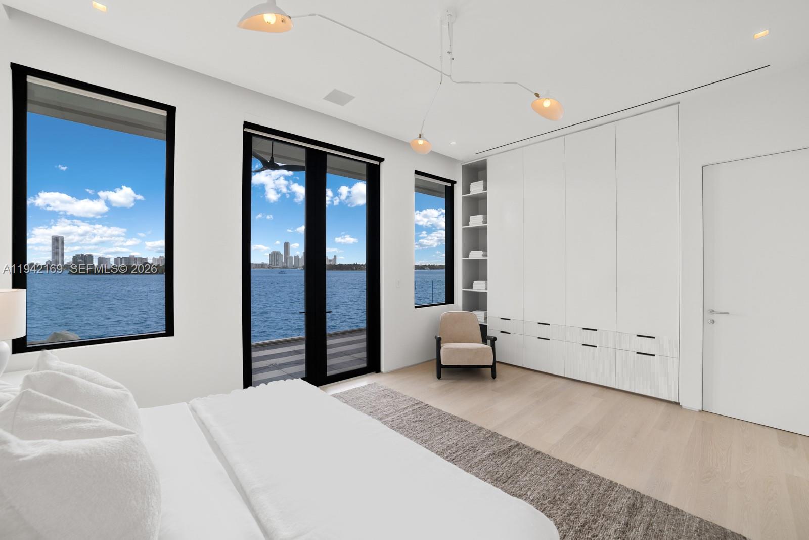 33 E Dilido Dr Miami Beach, FL 33139