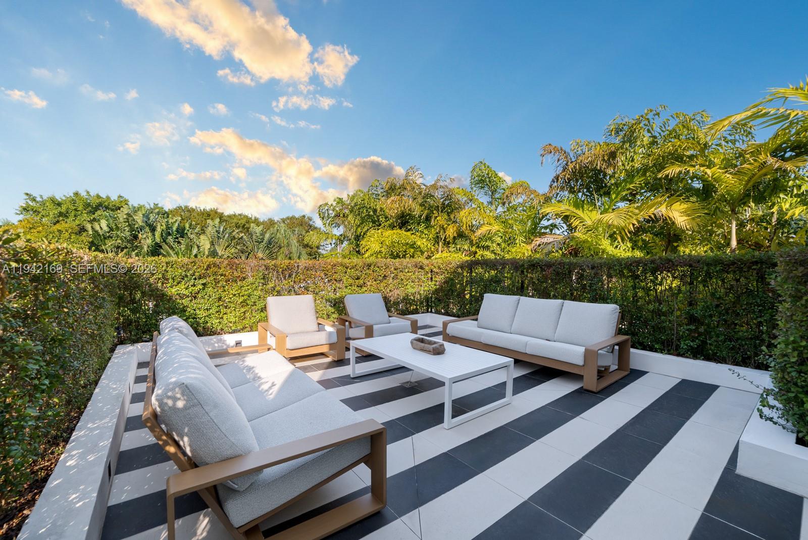 33 E Dilido Dr Miami Beach, FL 33139