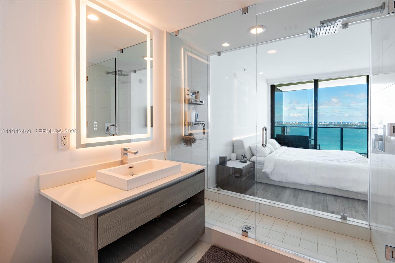 image Icon Bay Condo12