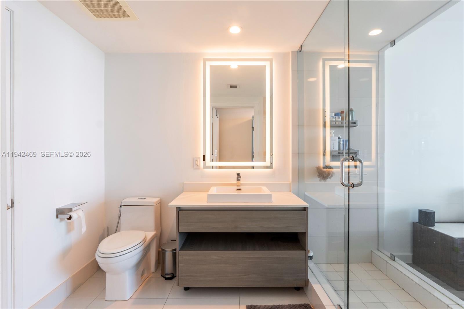 image Icon Bay Condo13