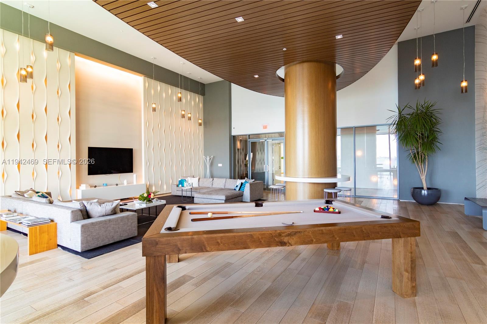 image Icon Bay Condo24