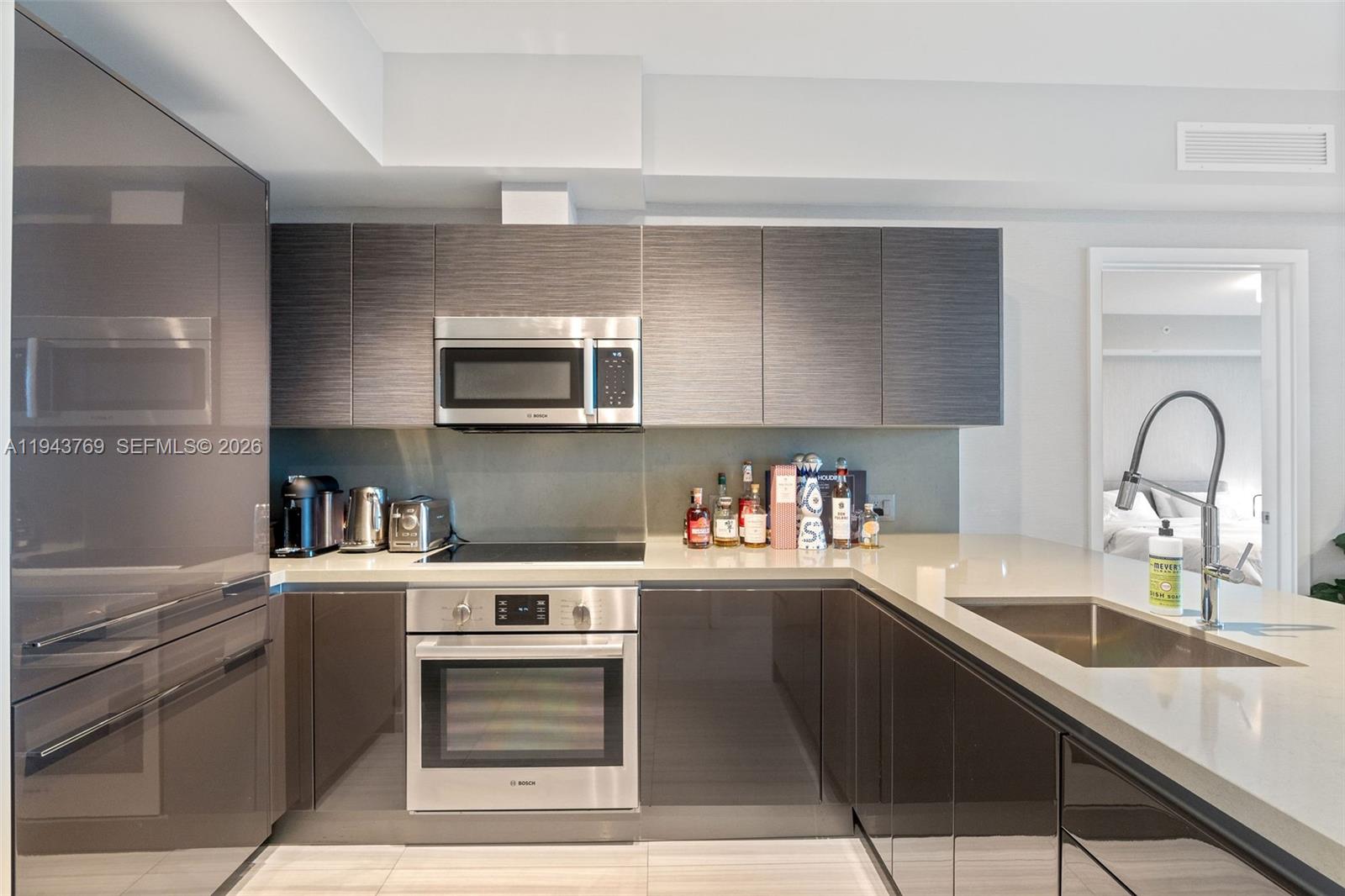 1080 Brickell Ave #3702 Miami, FL 33131