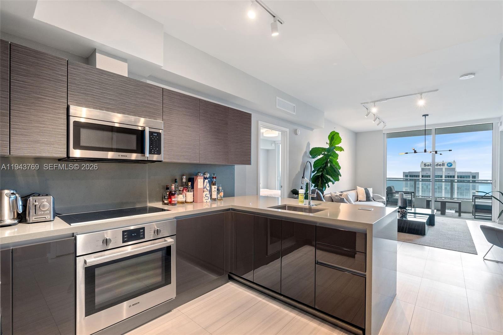 1080 Brickell Ave #3702 Miami, FL 33131