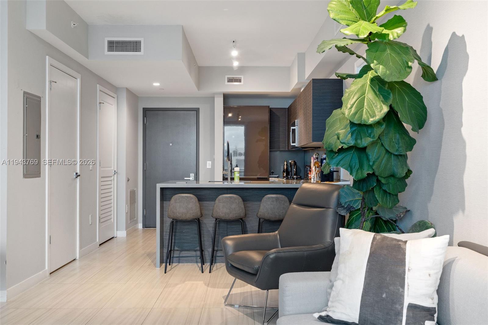 1080 Brickell Ave #3702 Miami, FL 33131