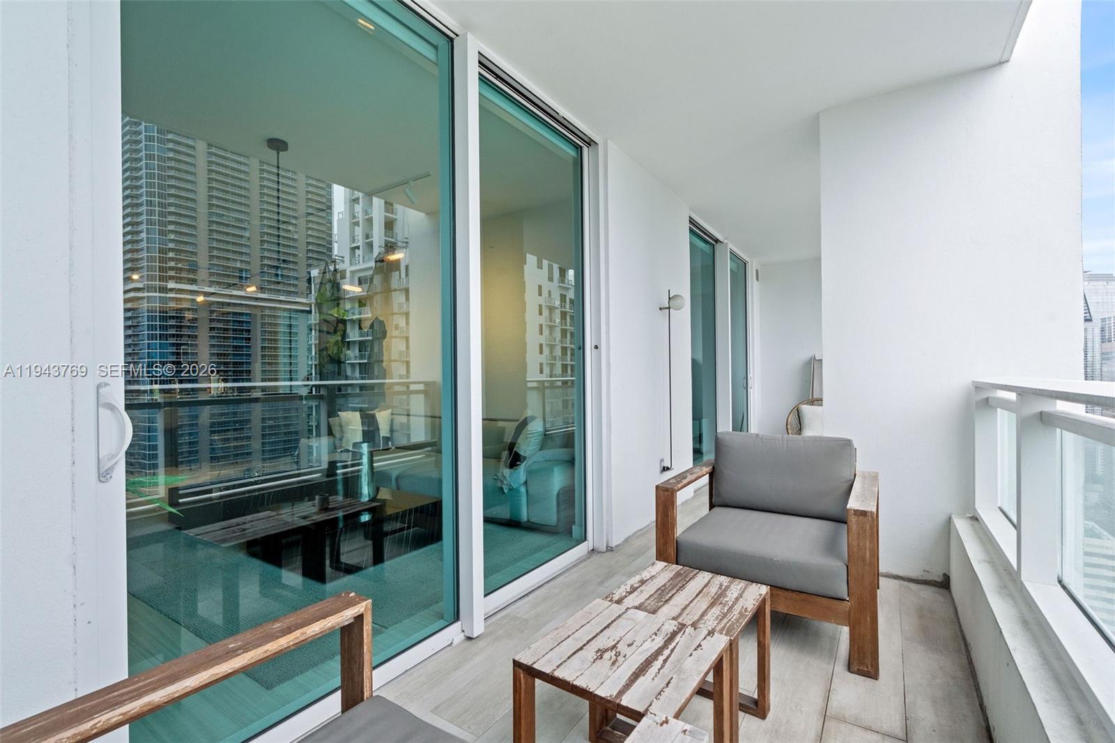 1080 Brickell Ave #3702 Miami, FL 33131