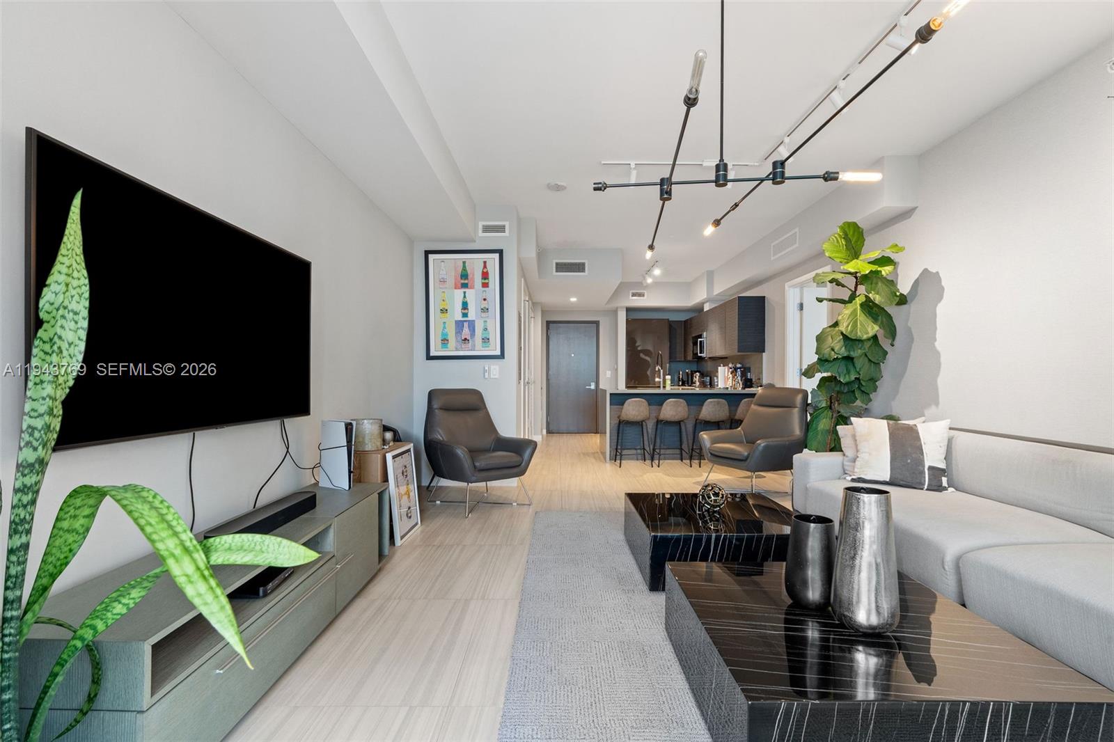 1080 Brickell Ave #3702 Miami, FL 33131