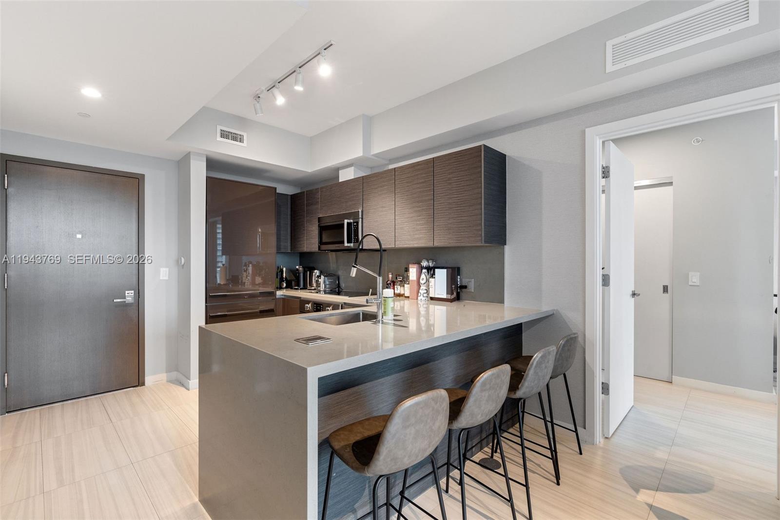 1080 Brickell Ave #3702 Miami, FL 33131