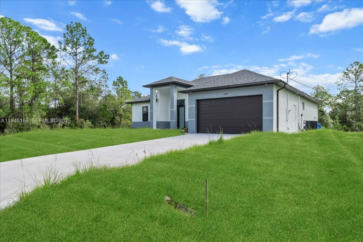 705 8th Ave Lehigh Acres, FL 33972