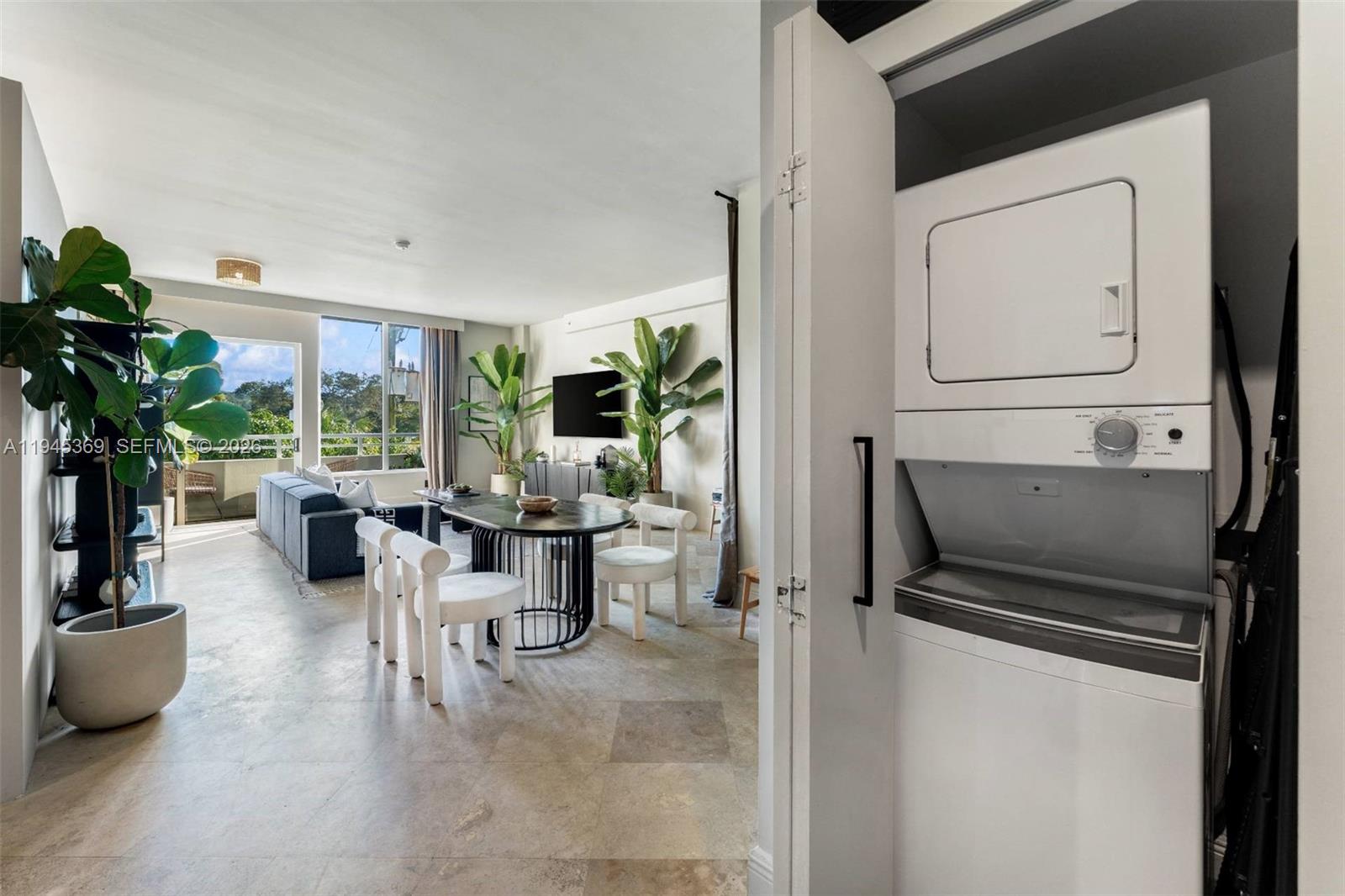 3250 Grand Ave #306 Miami, FL 33133