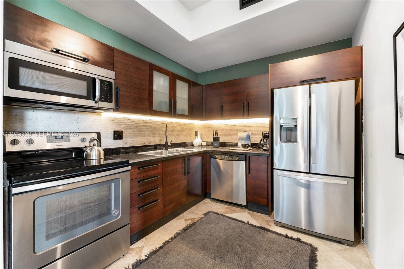 3250 Grand Ave #306 Miami, FL 33133